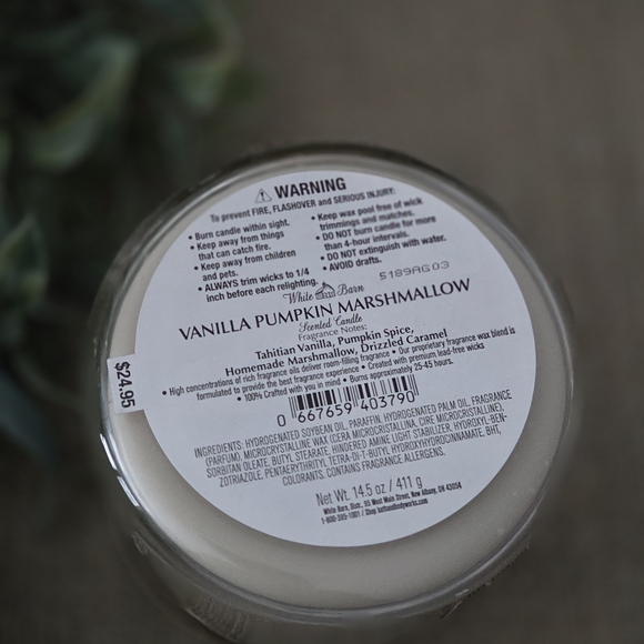 White Barn Vanilla Pumpkin Marshmallow Candle - Picture 5 of 5